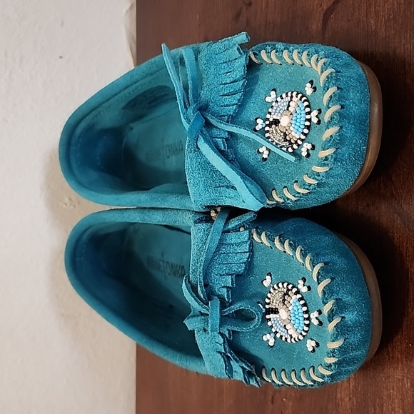 Minnetonka Shoes - Vintage Minnetonka Suede Beaded Moccasin